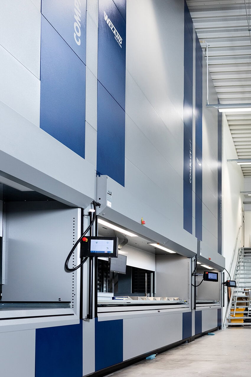 Compact Double vertical lift module