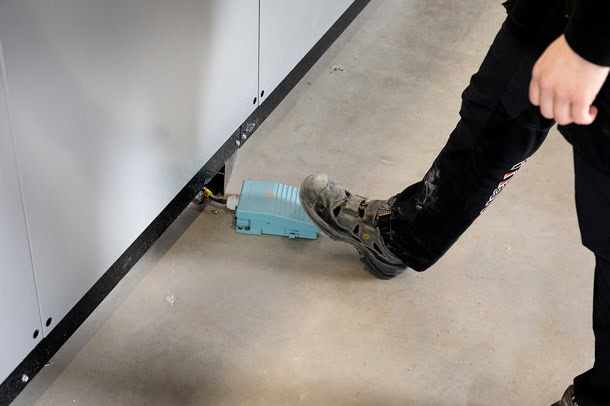 vertical lift module foot pedal
